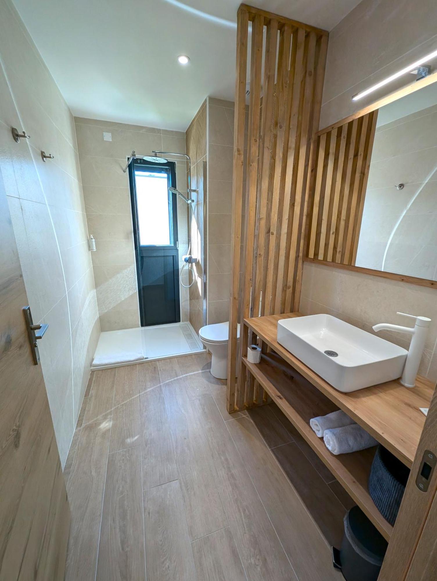 Daya Lodge. L'Isle-sur-la-Sorgue Kültér fotó