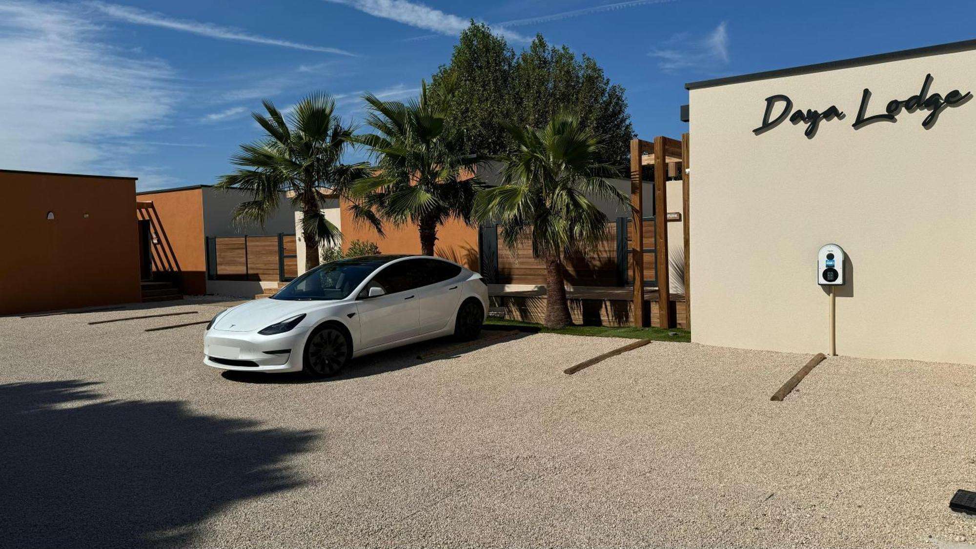 Daya Lodge. L'Isle-sur-la-Sorgue Kültér fotó
