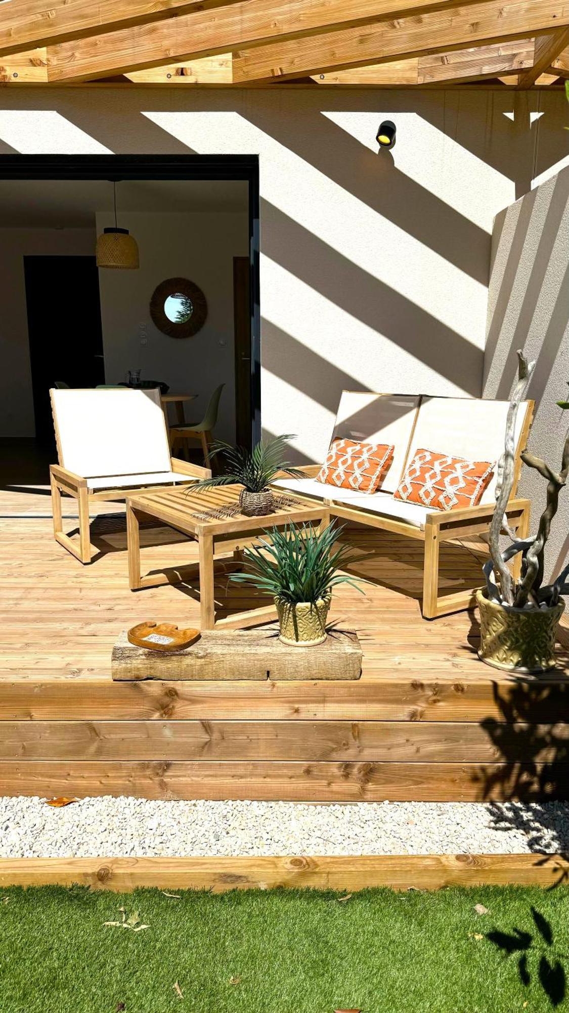 Daya Lodge. L'Isle-sur-la-Sorgue Kültér fotó
