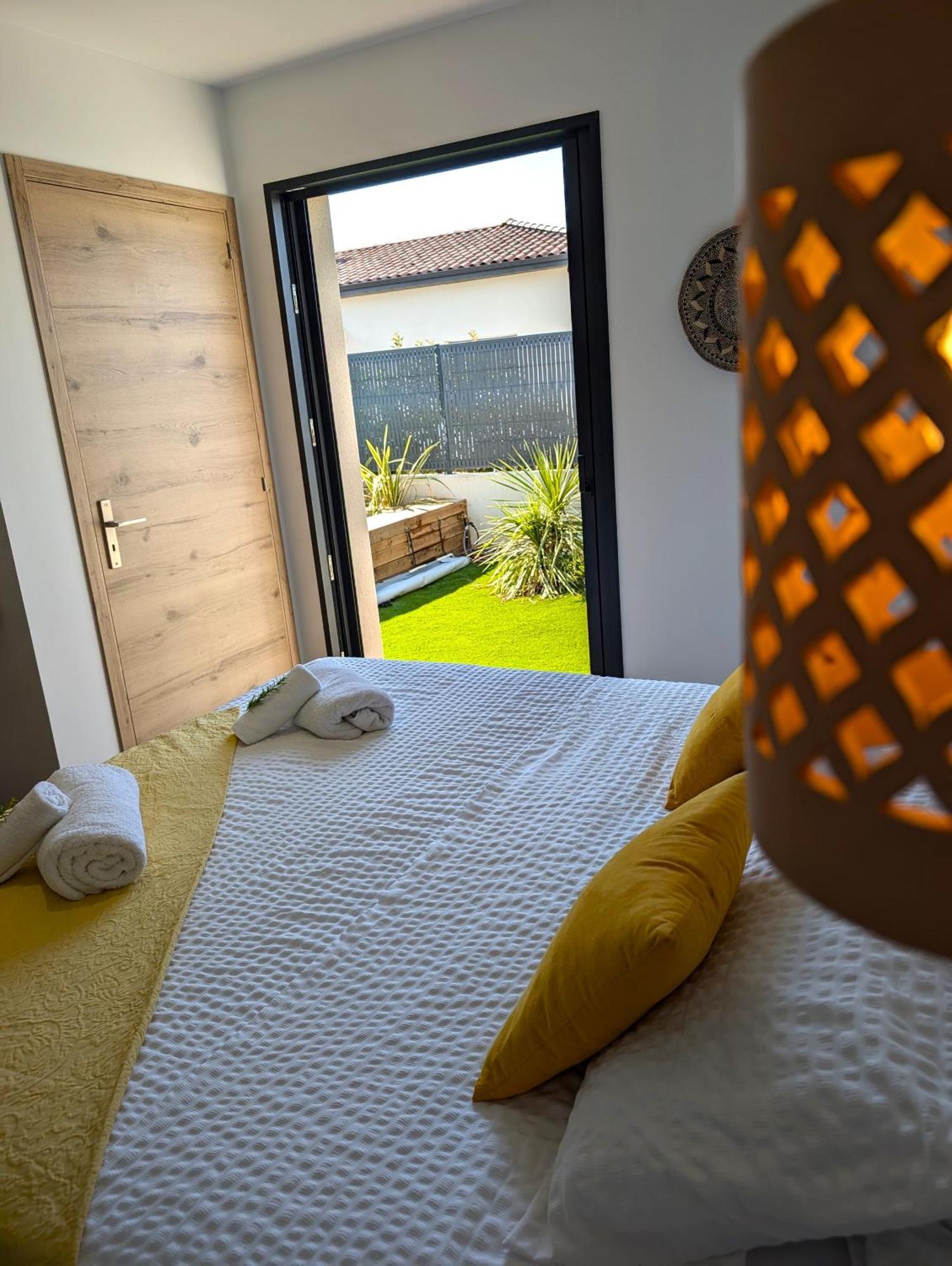 Daya Lodge. L'Isle-sur-la-Sorgue Kültér fotó
