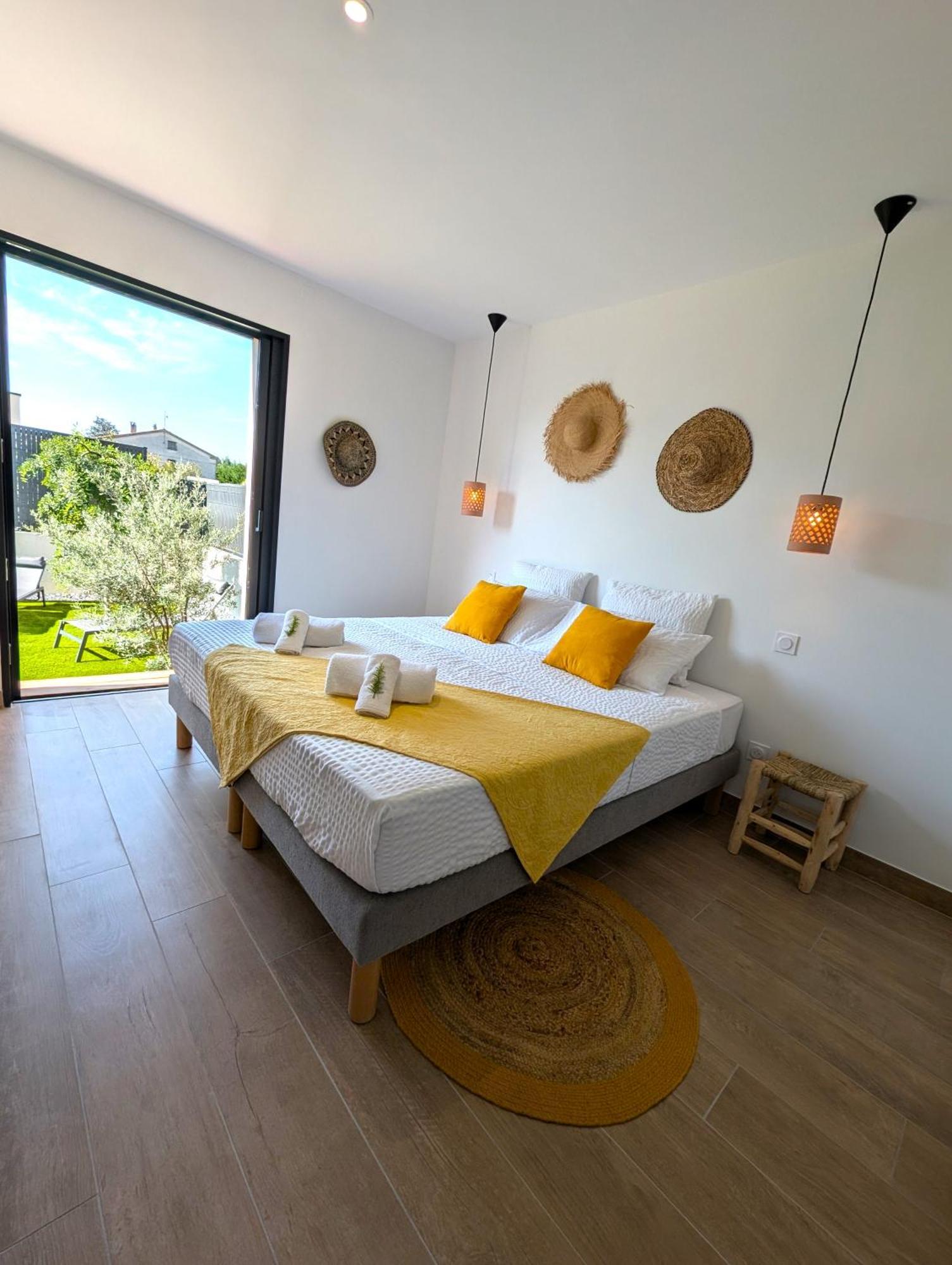 Daya Lodge. L'Isle-sur-la-Sorgue Kültér fotó