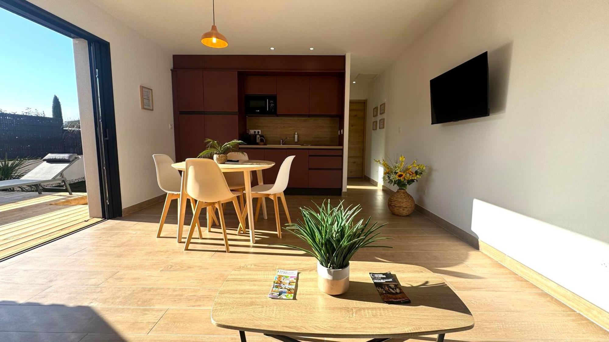 Daya Lodge. L'Isle-sur-la-Sorgue Kültér fotó