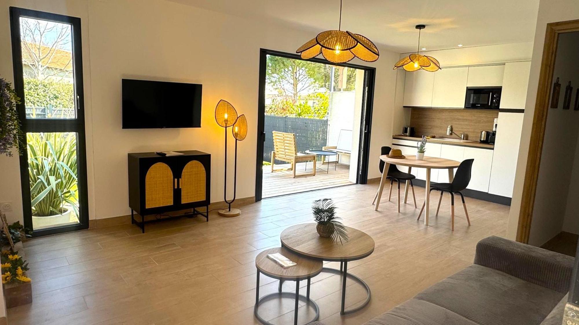 Daya Lodge. L'Isle-sur-la-Sorgue Kültér fotó