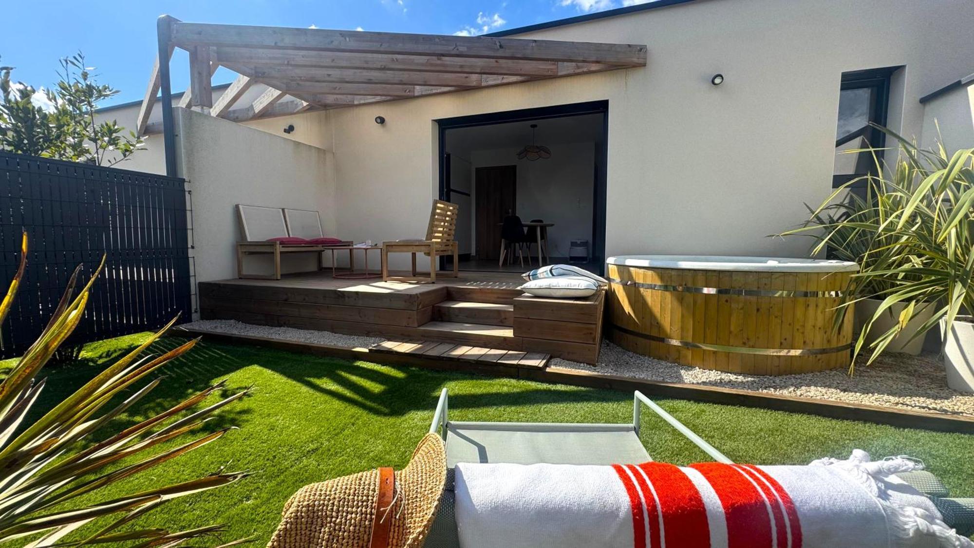 Daya Lodge. L'Isle-sur-la-Sorgue Kültér fotó