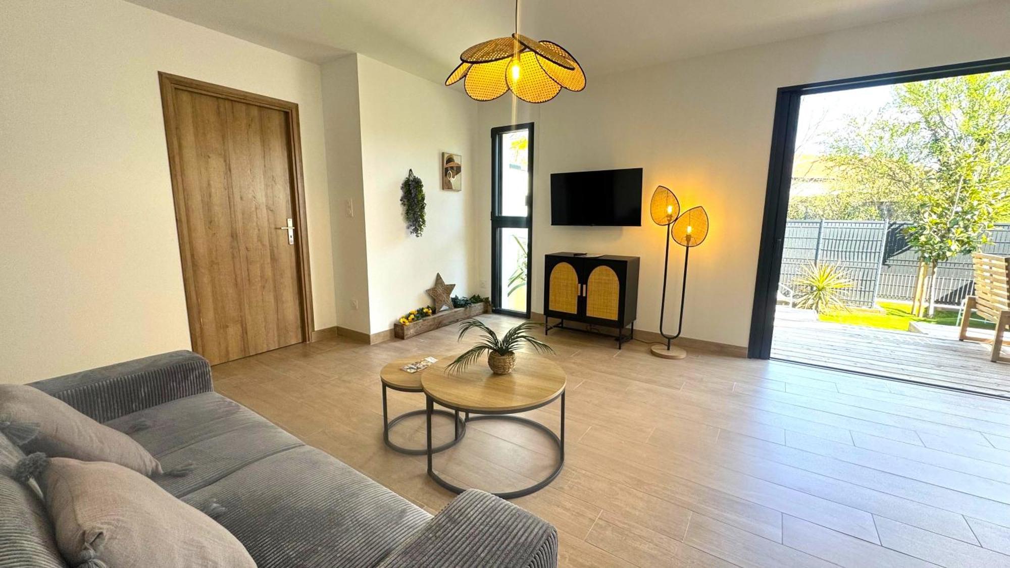 Daya Lodge. L'Isle-sur-la-Sorgue Kültér fotó